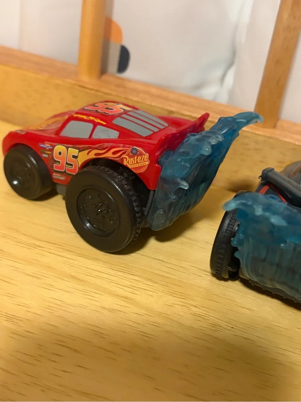 DISNEY PIXAR CARS - Splash Racers - LIGHTNING MCQUEEN, JACKSON STORM, CRUZ